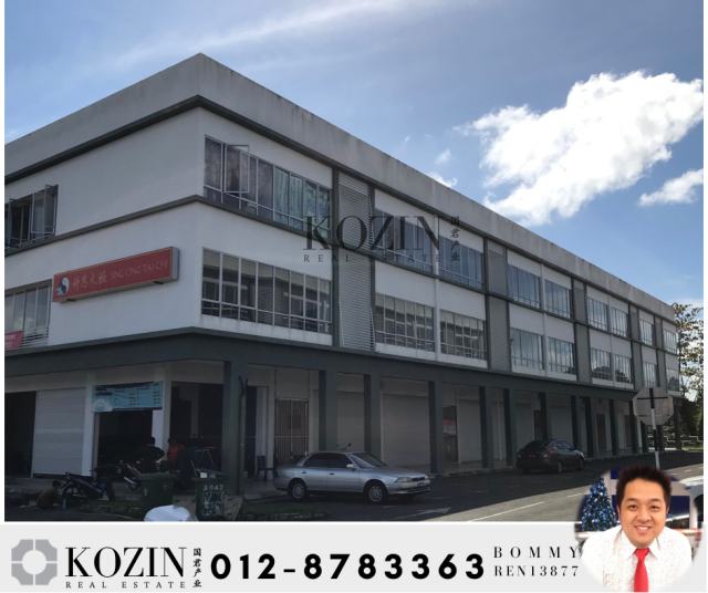 3-STOREY SHOPHOUSES FOR SALE @ Nanas Barat